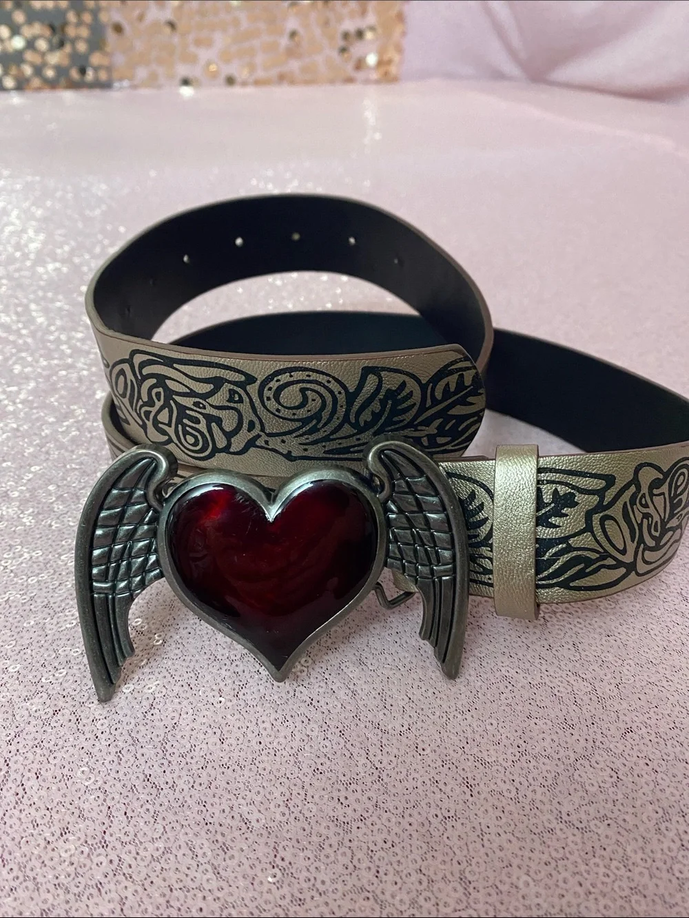 Gold and black belt with red heart and silver wings buckle #477